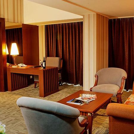Treva International Hotel Jakarta Exterior photo