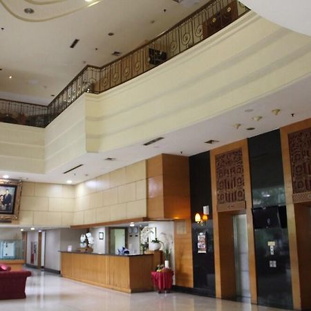 Treva International Hotel Jakarta Exterior photo