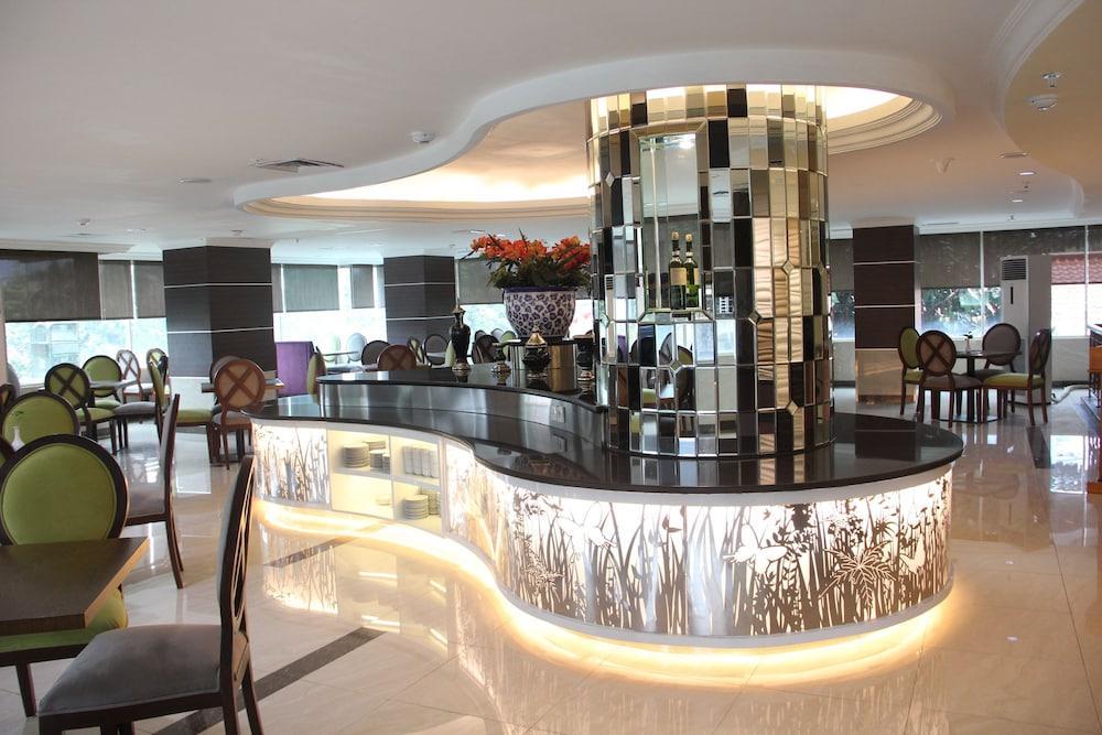 Treva International Hotel Jakarta Exterior photo