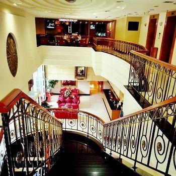 Treva International Hotel Jakarta Exterior photo